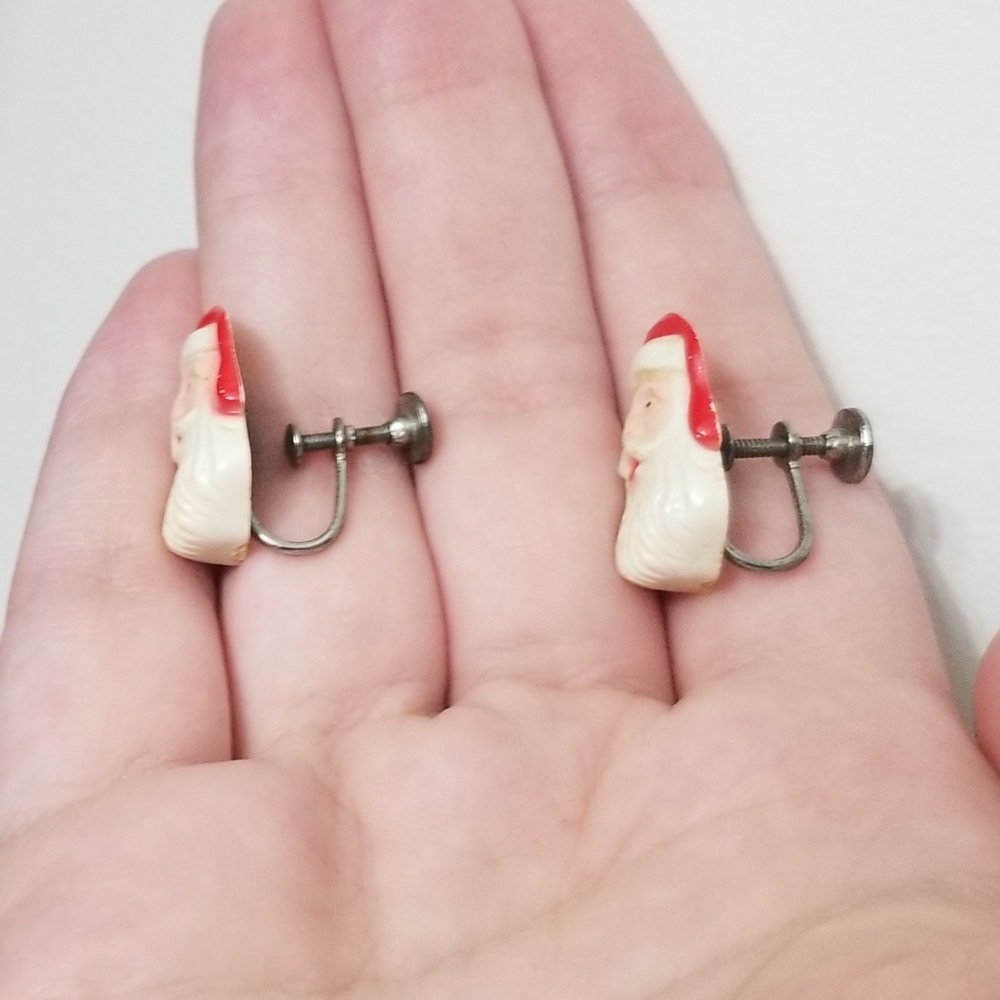 Vintage plastic Santa screw back earrings, VGUC - Picture 5 of 7